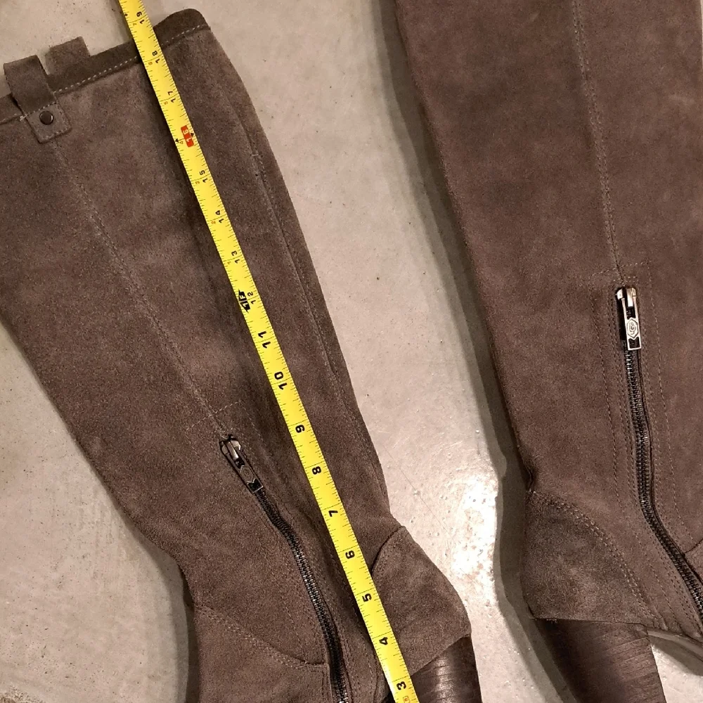 UGG Women's Gray Heeled Boots - Picture 13 of 14